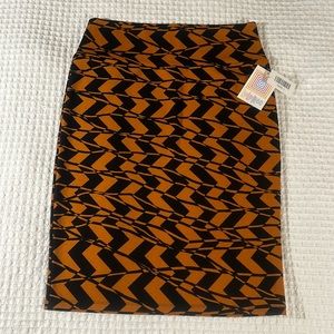 LuLaRoe Women’s Cassie Pencil Skirt/Size:L/Color:Burnt Orange/Black Zig Zag(NWT)